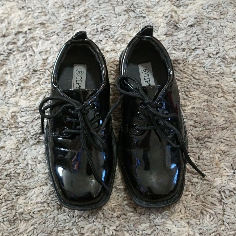 Boys dress shoes size 9